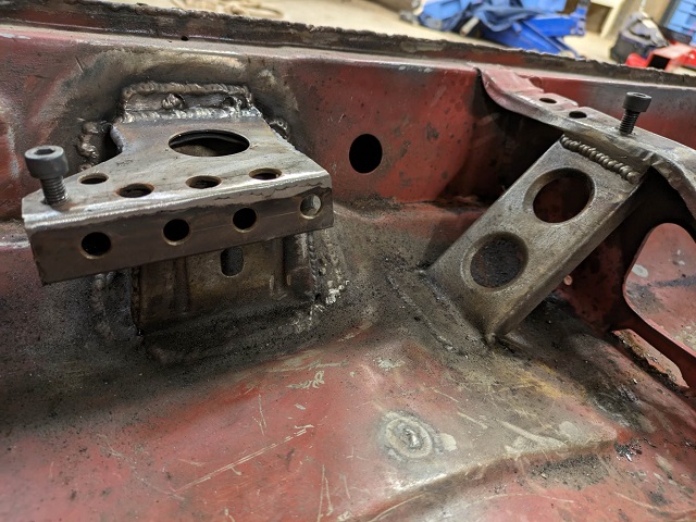 renfort fixation siege 205 gti