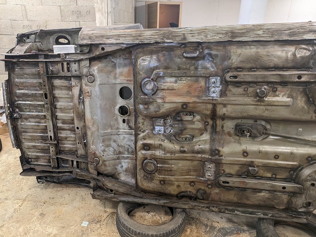 Fixation harnais 205 gti