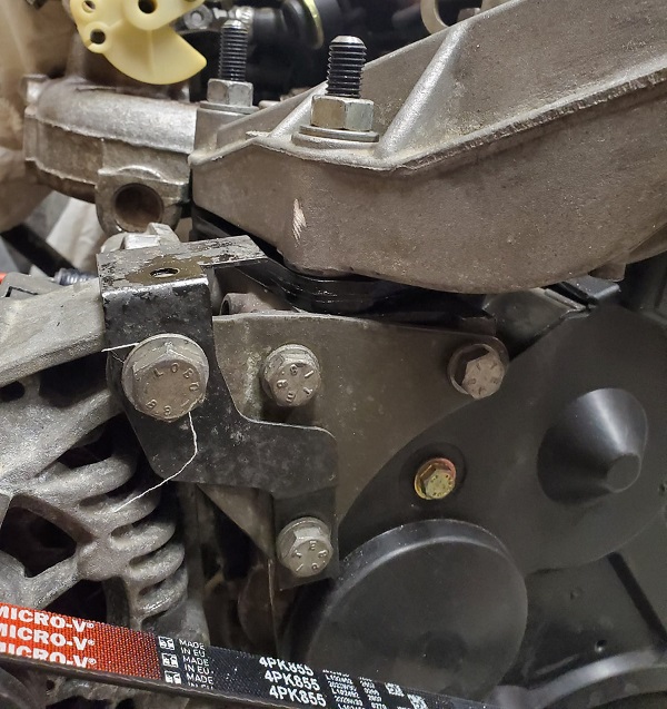 Alternateur 205 en arri�re moteur